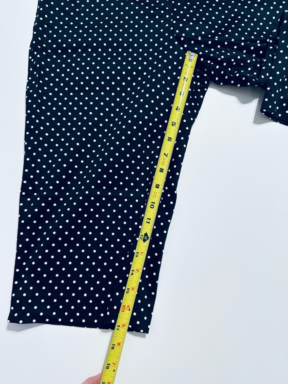 COUNTERPARTS BLACK WHITE POLKA DOT CAPRI PANTS STRETCH CROP RESORT TRAVEL 10 - Picture 6 of 12
